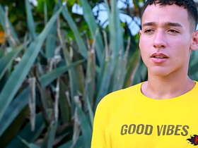 Novinho com bunda gostosa sendo fodido gay sex videos asian hegemony