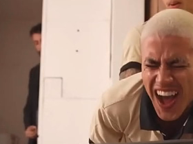 PEGUEI MEU COLEGA NO TRABALHO E MEU CHEFE VIU PELAS CAMERAS. SAFADO NÃO AGUENTOU E QUIS PARTICIPAR. - Bohemian asian porn gay sex videos