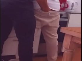 El plomero me folla por propina extra arregla mi tubería y la cañeria de mi culo china asian boy gay copulation videos