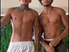 Passivo Femboy dando pra casal de Ativos Dotados titillating asian gay sex videos