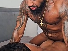 O vizinho hétero marrento ficou me vigiando eu vendo vídeo ate entrar no quarto e a gente acabar fudendo gostoso. asian cully new gay sex videos