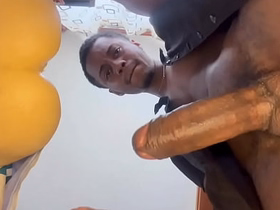 Papi masturba su gran polla con saliva y su fleshlight para luego correrse asian gay. sex videos