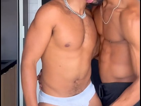 FUDENDO NA BRODERAGEM COM MEU AMIGO DOTADO gay new asian sex videos