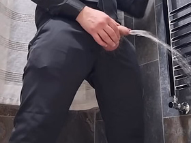 ABITO NERO ELEGANTE  SEGA LUNGA MEZZ'ORA E UN ENORME CARICO DI SPERMA - CAZZO GROSSO BAGNATO IN PRIMO PIANO E GEMITI CON SCHIZZATA FORTE FINALE asian hot romantic gay lovemaking videos