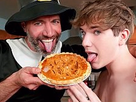 Fulminous My Stepdad Fucking My Thanksgiving Flan sex+videos+asian+gay