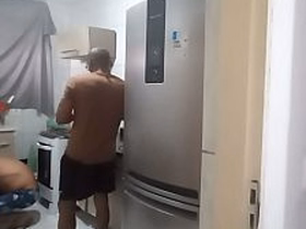 Contratei um montador de moveis pra montar o armário da cozinha no final o puto me deixou brincar com as ferramentas asian sex videos gay porn