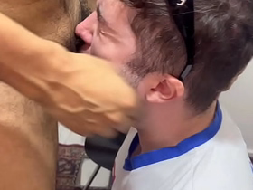 eita como senta gostoso na rolona monstra (COMPLETO NO RED) gay sex videos/ asian