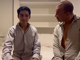 Este joven nunca había probado una gran verga como la que tiene este discapacitado asian and white gay sex videos